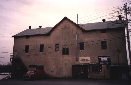 Produce Building, former Wearhouse Outlet. 1992. chs-003790