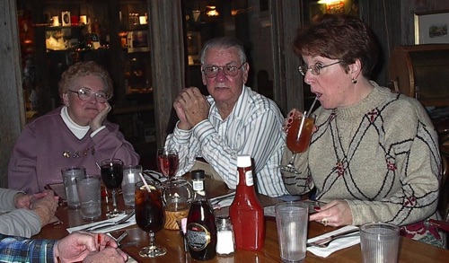 Margie, Larry & Susan at Barnsider Dutch Treat Dinner 11/20/2001 V0010050