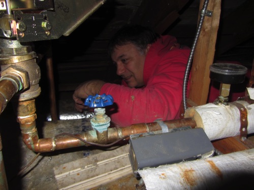 Rob applying insulation. 2014-01-18IMG_4782.JPG