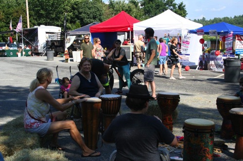 Drumming at the Chester Street Fair, benefit Chester Historical Society. Bob M. photo. 2016-08-20 13996079_10210589574236041_865435870365036355_o