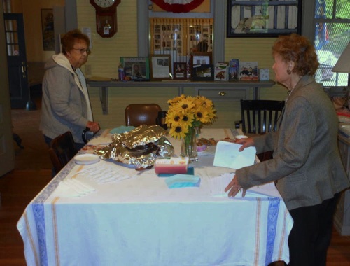 Edna and Norma setting up the refreshments 2019-05-04. DSCN0085.jpg